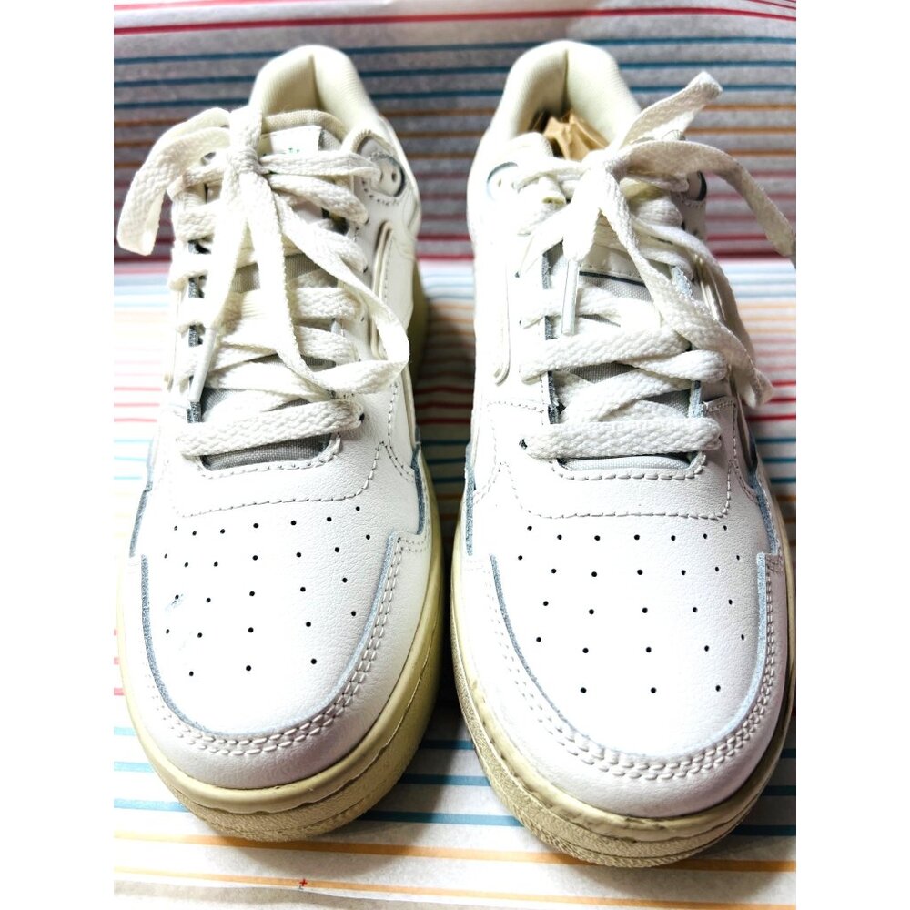 Reebok Classic White Sneakers Size 7 Womens Lace-Up Casual Shoes Leather Upper